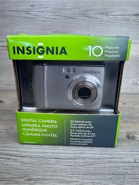 Insignia NS-DSC1110A 10.0MP Digital Camera 2010 New Sealed